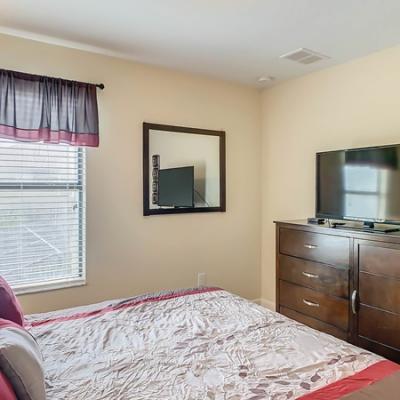 Guest bedroom Retreat at Champions Gate,