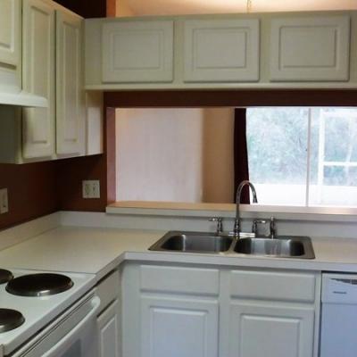 Fully equipped kitchen Wesley Chapel, FL